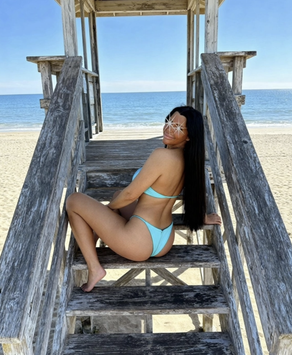 TheHoneyNextdoor